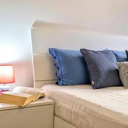 Appartement Spacious Two-room With Private Courtyard