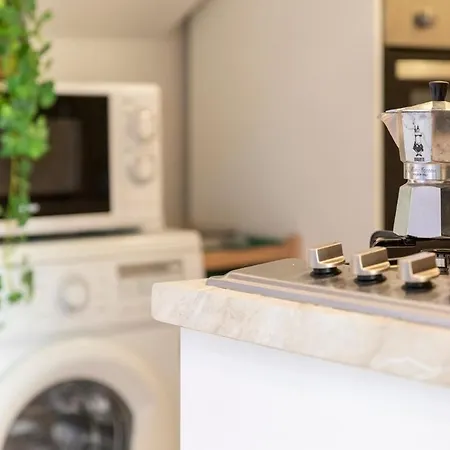 Spacious Two-room With Private Courtyard Αλγκέρο