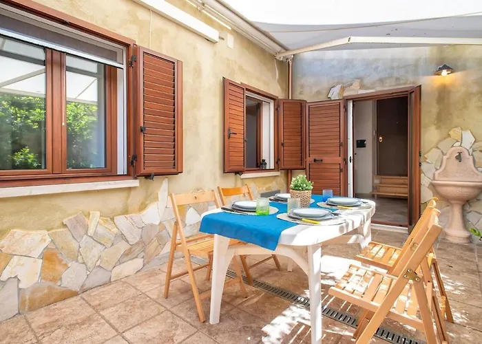 公寓 Spacious Two-room With Private Courtyard