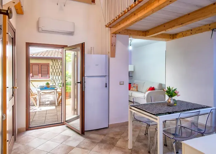 Spacious Two-room With Private Courtyard * 阿尔盖罗