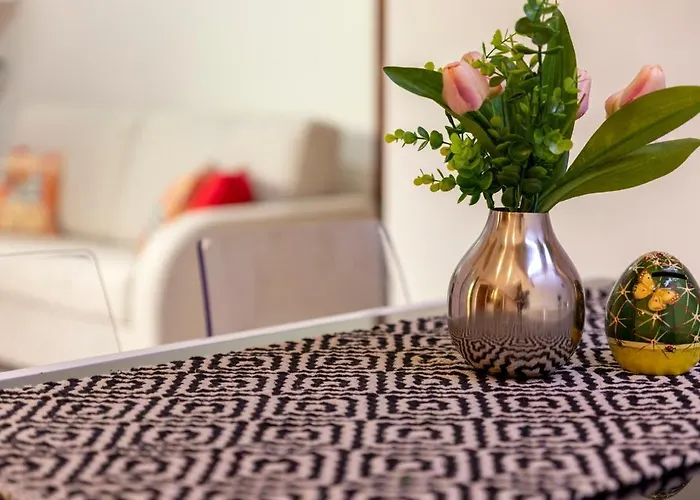 公寓 Spacious Two-room With Private Courtyard