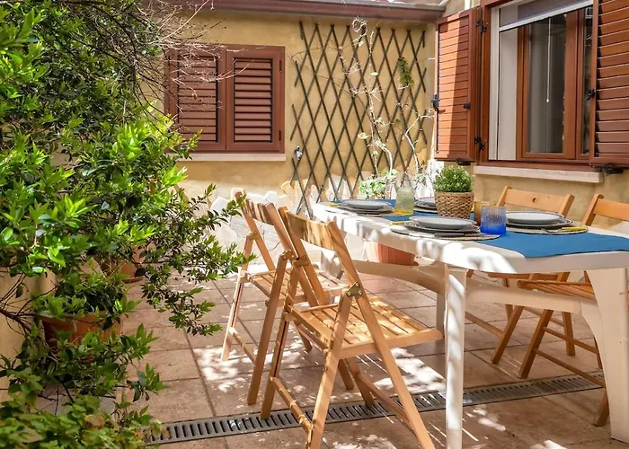 公寓 Spacious Two-room With Private Courtyard